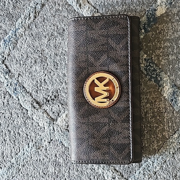 Authentic Wallet - Picture 10 of 10